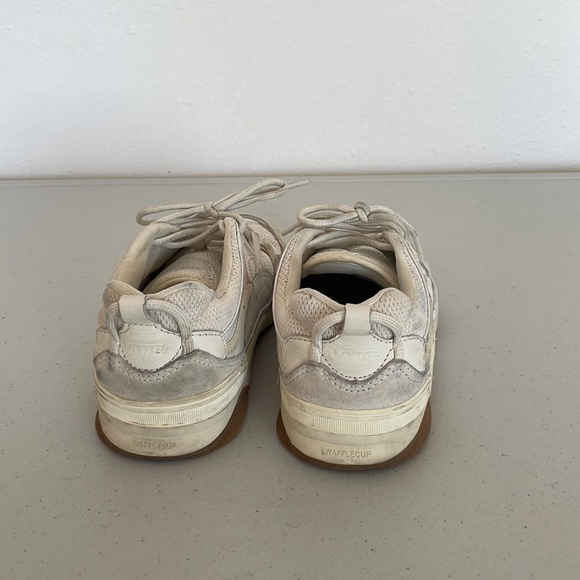 Vans Varix WC Sneakers in white and pink - Picture 7 of 9